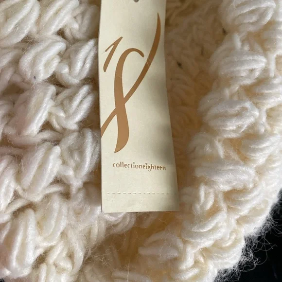 Collectioneighteen Infinity Scarf - Picture 2 of 3